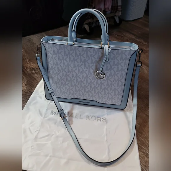 Michael Kors Signature Logo Jessie Large Tote in Soft Sky NWT - Picture 5 of 12